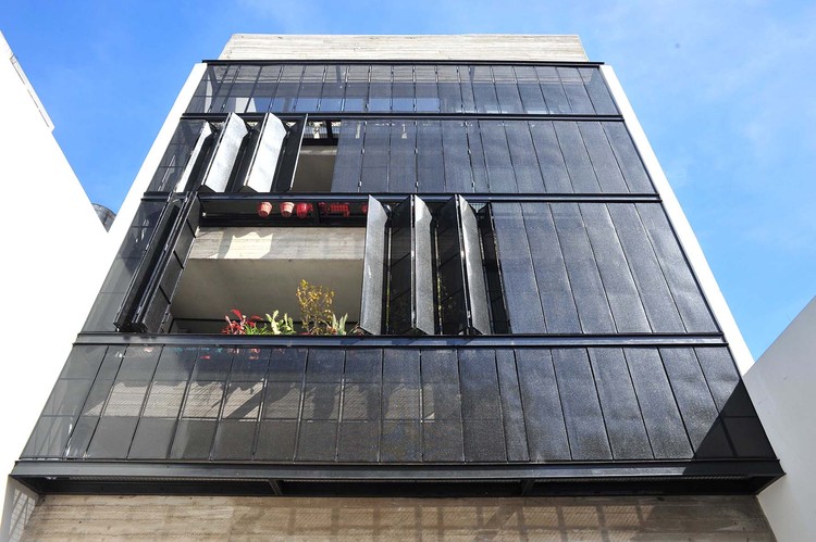 02_imagen_parasoles_contrafrente_ESTUDIO_NAPOLES