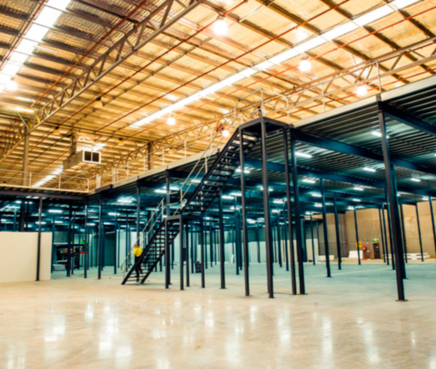 Entrepisos Metálicos: Duplicar Superficie sin Tocar las Paredes