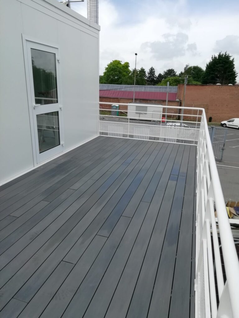 Martin-Calais-construction-modulaire-Club-House-Tourcoing-01-768x1024