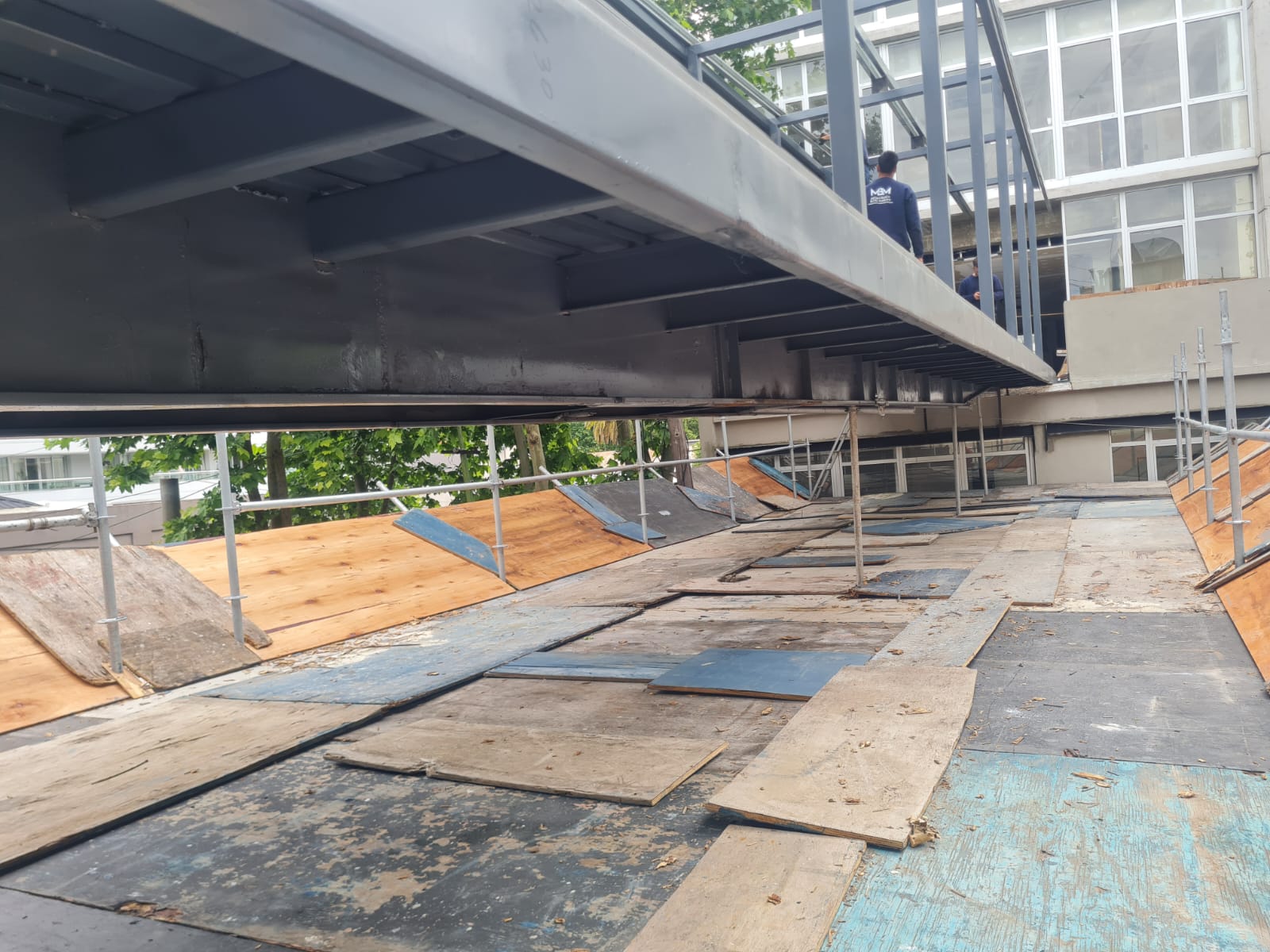 Construcción Puente Metálico Clinica Monte Grande - foto 3