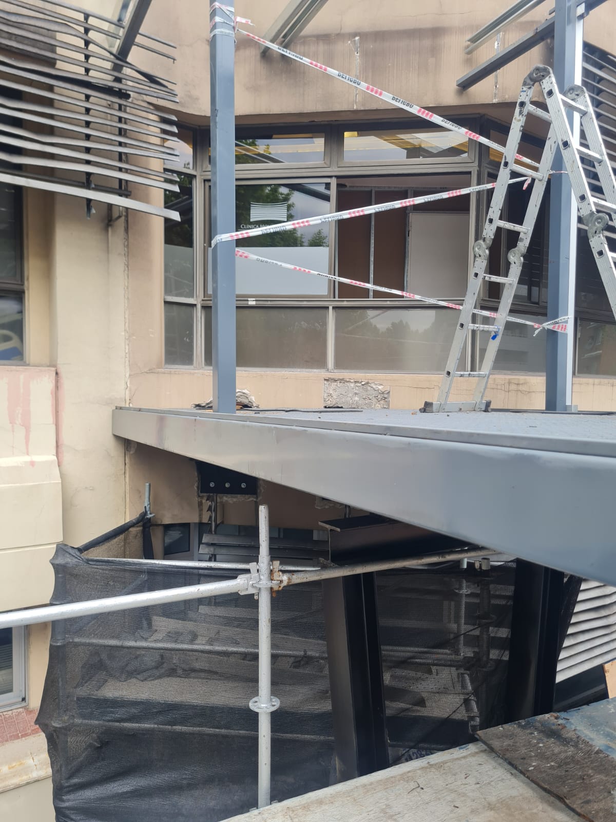 Construcción Puente Metálico Clinica Monte Grande - foto 4