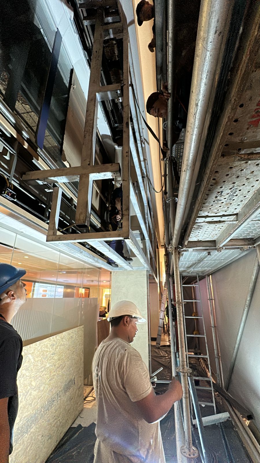 Estructura Soporte Cuadro Benito Quinquela Martín — Casa Matriz Banco Galicia - foto 6