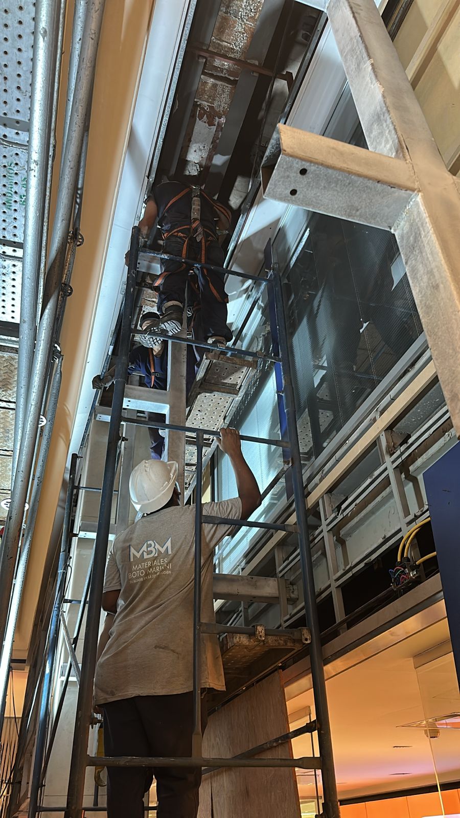 Estructura Soporte Cuadro Benito Quinquela Martín — Casa Matriz Banco Galicia - foto 7
