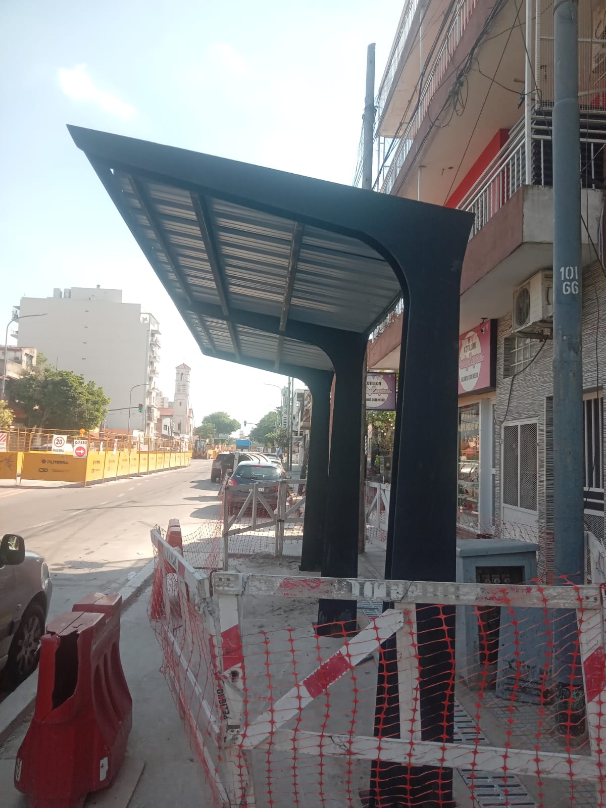 Paradas de Colectivo y rejas peatonales - foto 4