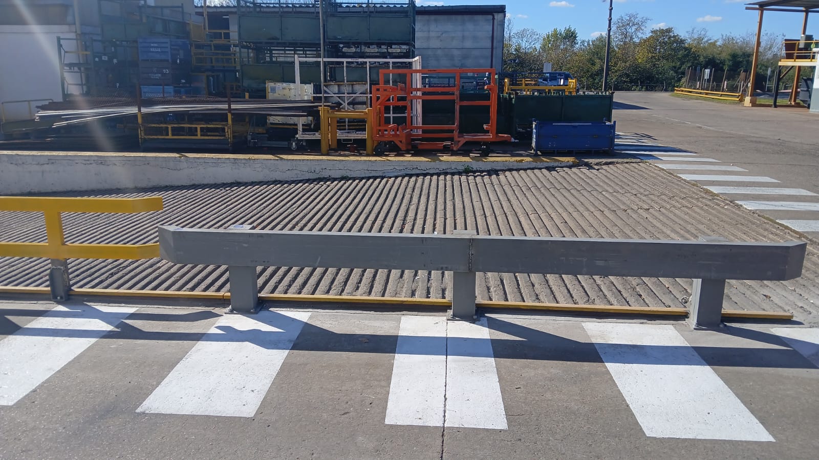 Paradas y resguardos viales - foto 6