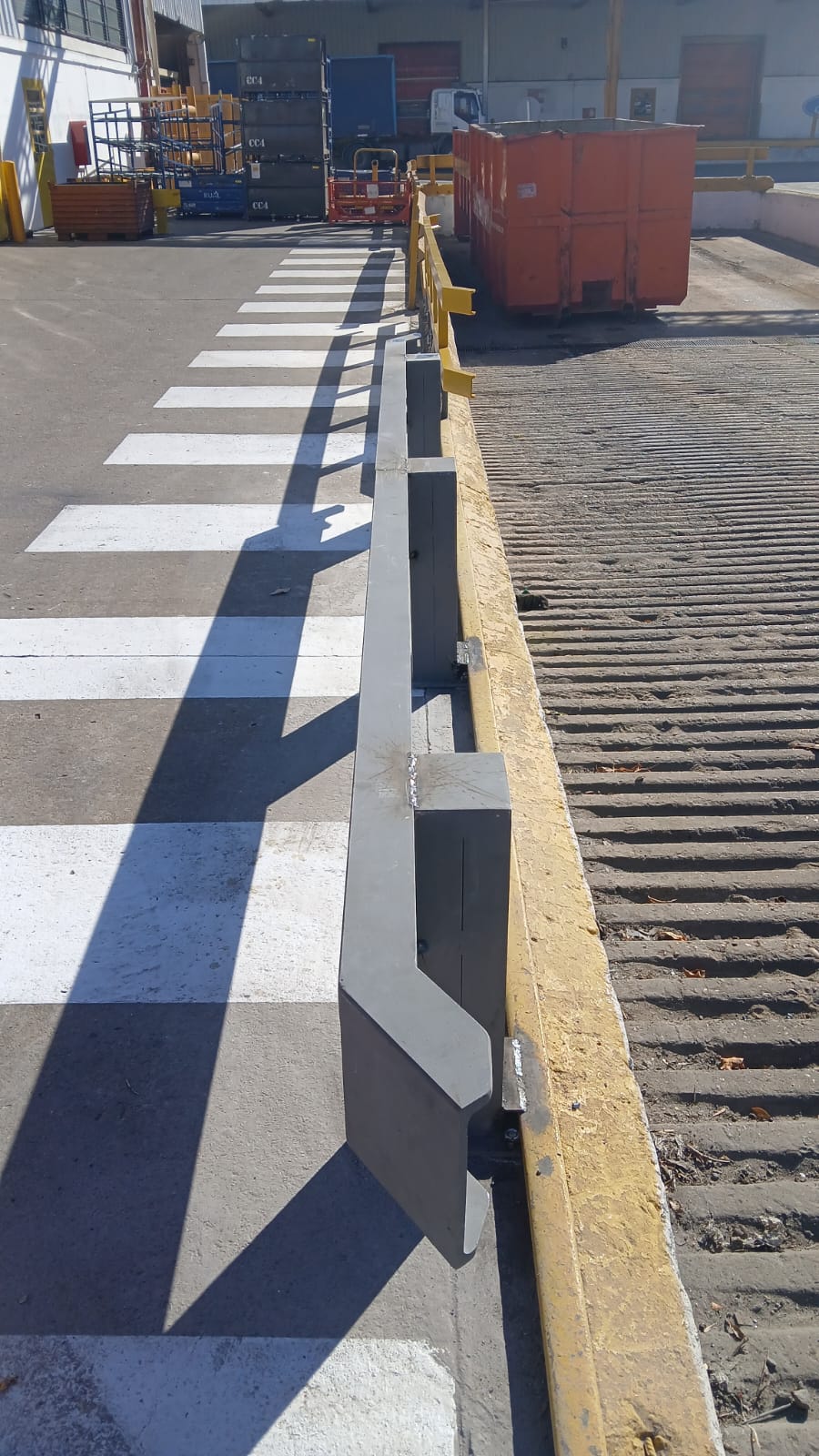 Paradas y resguardos viales - foto 10