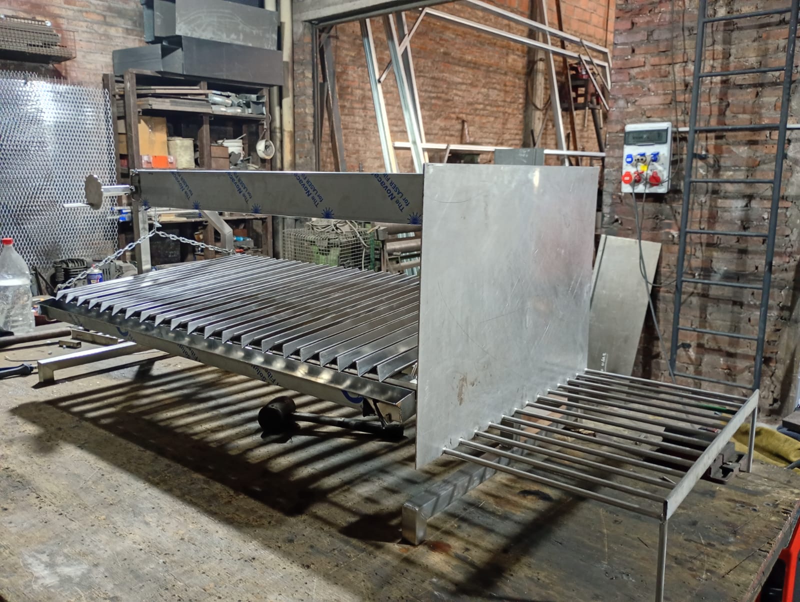 Parrilla con frente de acero inoxidable Premium - foto 1